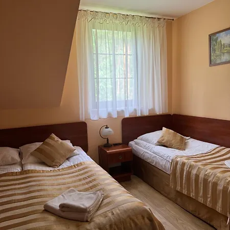 Hotel Emida - Restauracja & *